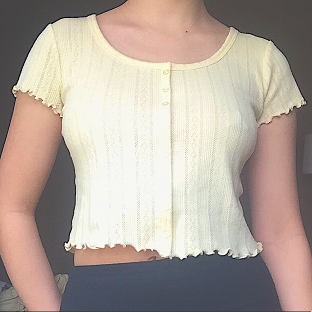 Hippie Rose lettuce edge cropped tee